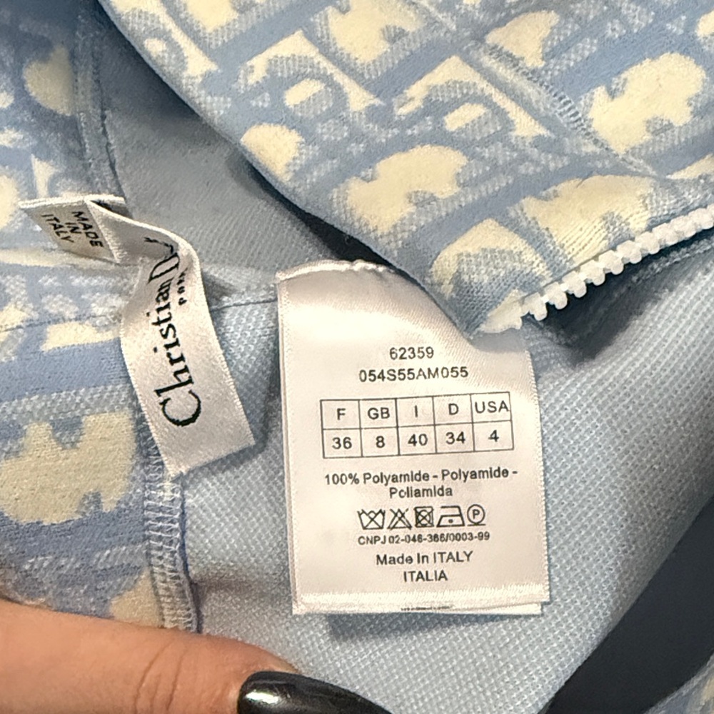 Dior Light Blue and Cream Patterned Set - Picture 6 of 6